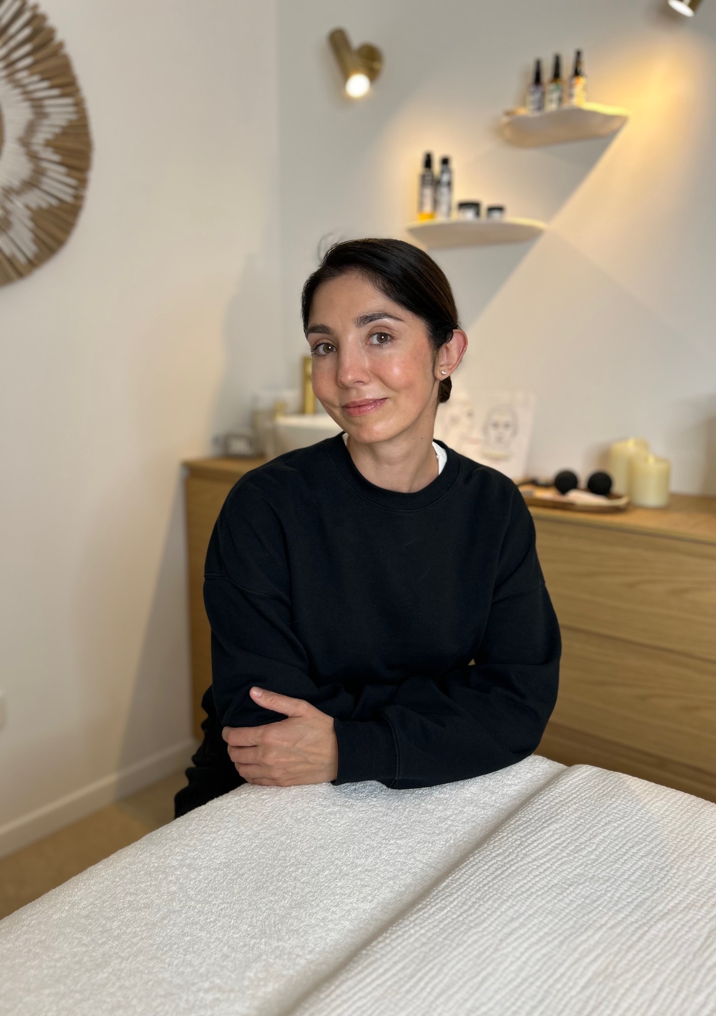 photo de charlene facialiste dans son institut